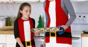 9 Christmas Apron Free Crochet Patterns for Kids and Adults